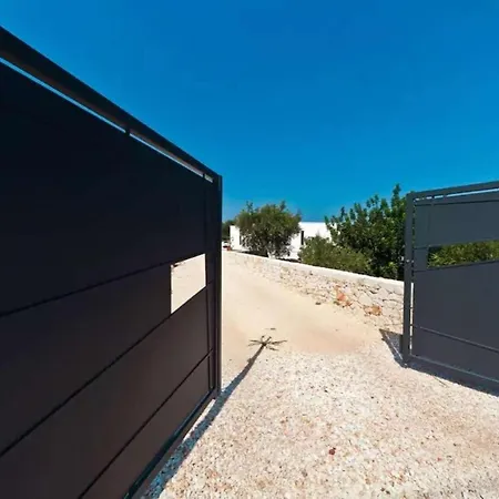 Mandorleto Villa *